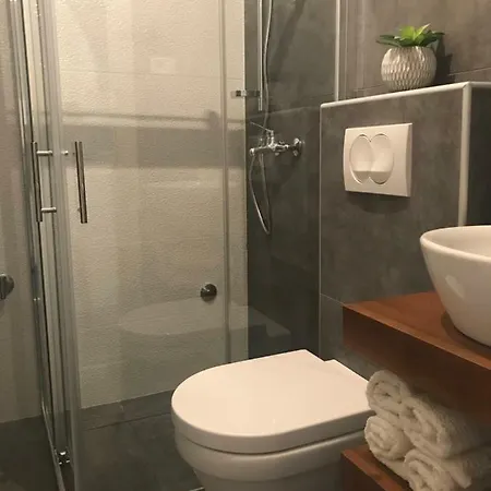Klara Apartmán Primošten