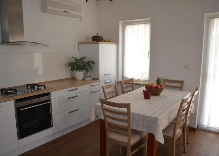 Appartement Klara Primošten